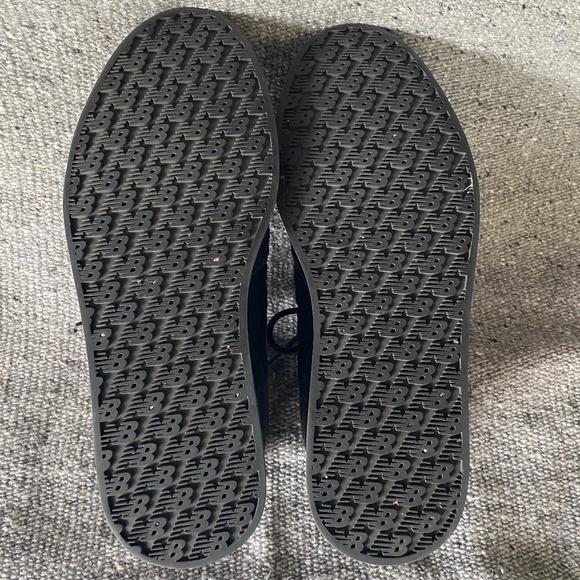 New Balance black suede lace up shoes - Picture 4 of 6